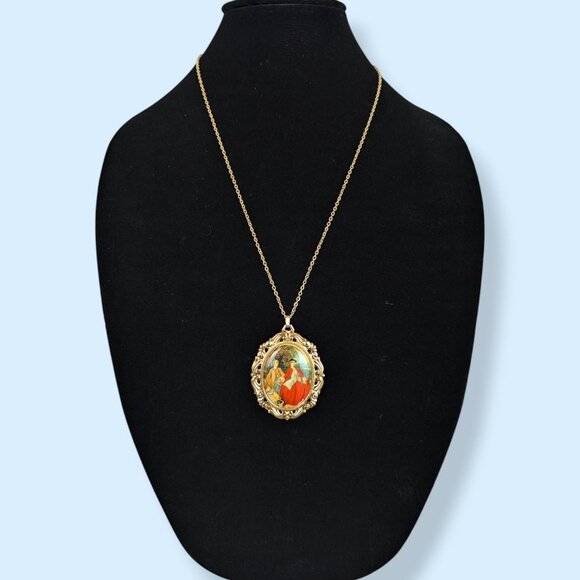 (2/$20) Vintage Portrait Pendant Necklace - Picture 1 of 6